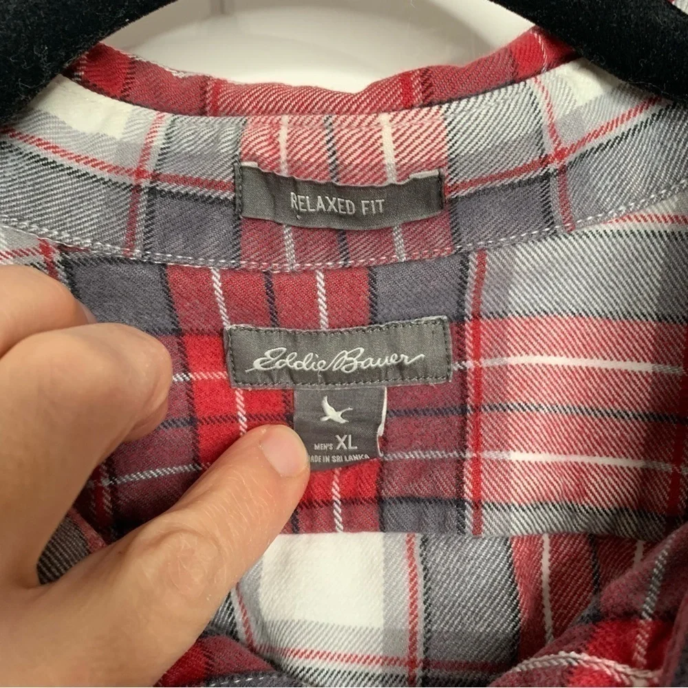 Eddie Bauer Mens XLarge Flannel Shirt Plaid Relaxed Fit Long Sleeve Red Grat